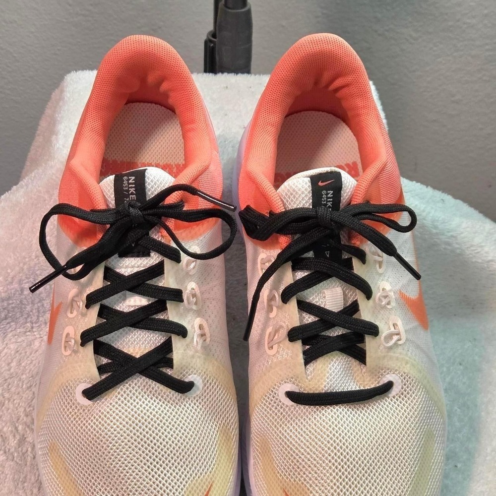 Nike Quest 4 Womens Running Shoes White Orange DA1106-102 US 9.5